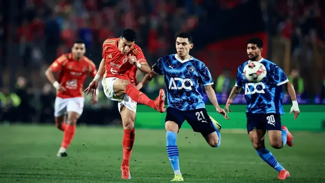 تعديل مفاجئ في موعد مباراة الأهلي وبيراميدز والقنوات الناقلة للمواجهة المرتقبة